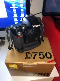 Mint Condition Nikon D750 + Battery Grip + Lens + Accessories