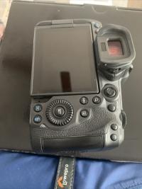 Canon EOS R5 45MP Digital Camera Black (Body Only) - 2 Batteries Lowe Back Pack