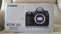 Canon 5D Mark IV (Body only) – In mint condition with 2 batteries