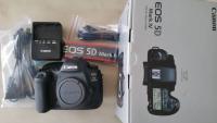 Canon 5D Mark IV (Body only) – In mint condition with 2 batteries