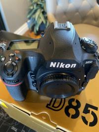 Nikon D850 45.7 MP Digital SLR Camera - Black Body Only,LOW Shutter